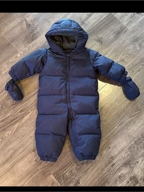 Baby Gap down snowsuit one piece with snap on mittens 12-18 months